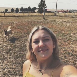 Meet your Posher, Kacey